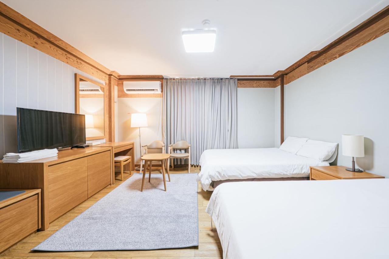Jeju Miracle Hotel מראה חיצוני תמונה