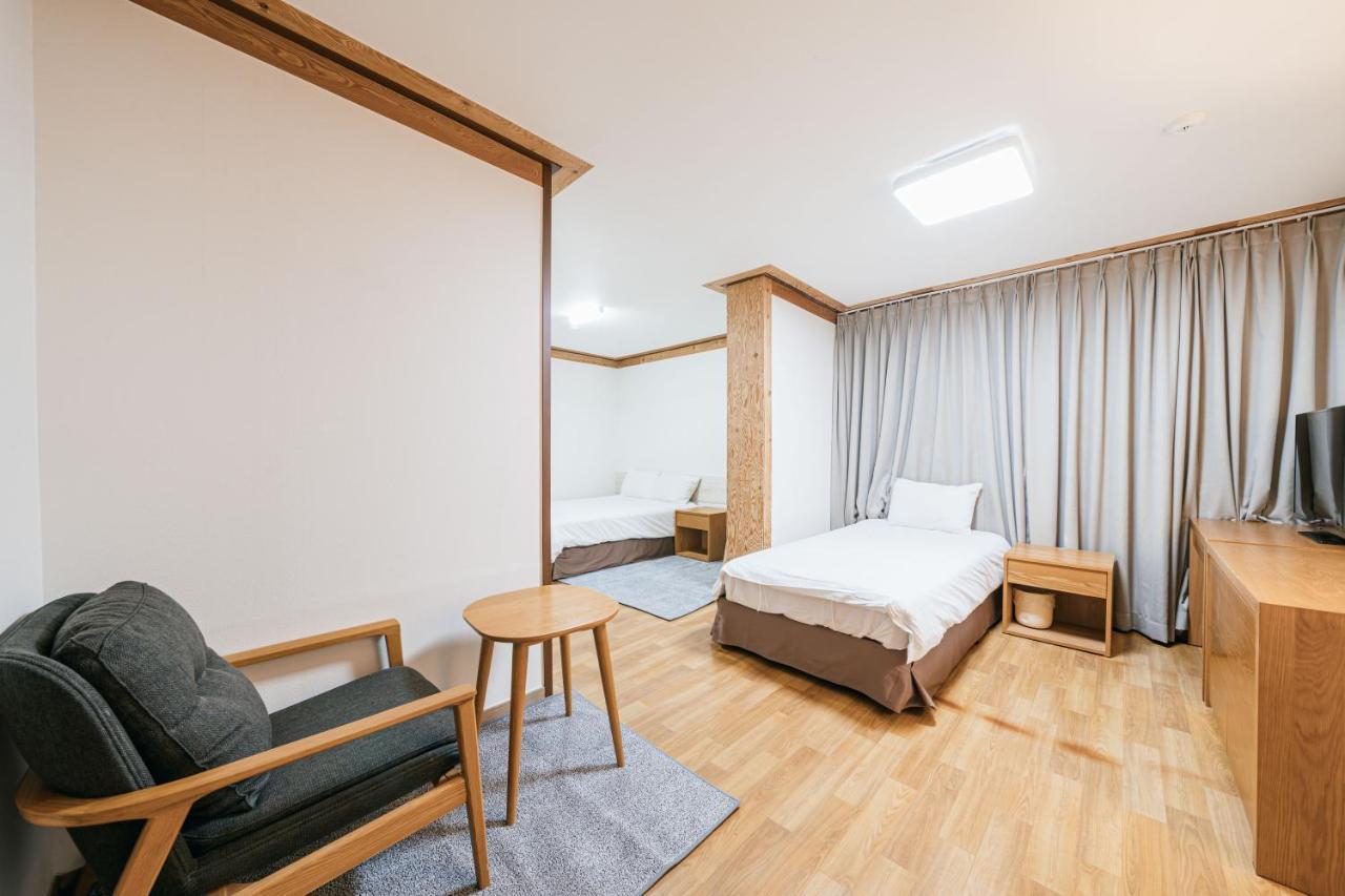 Jeju Miracle Hotel מראה חיצוני תמונה