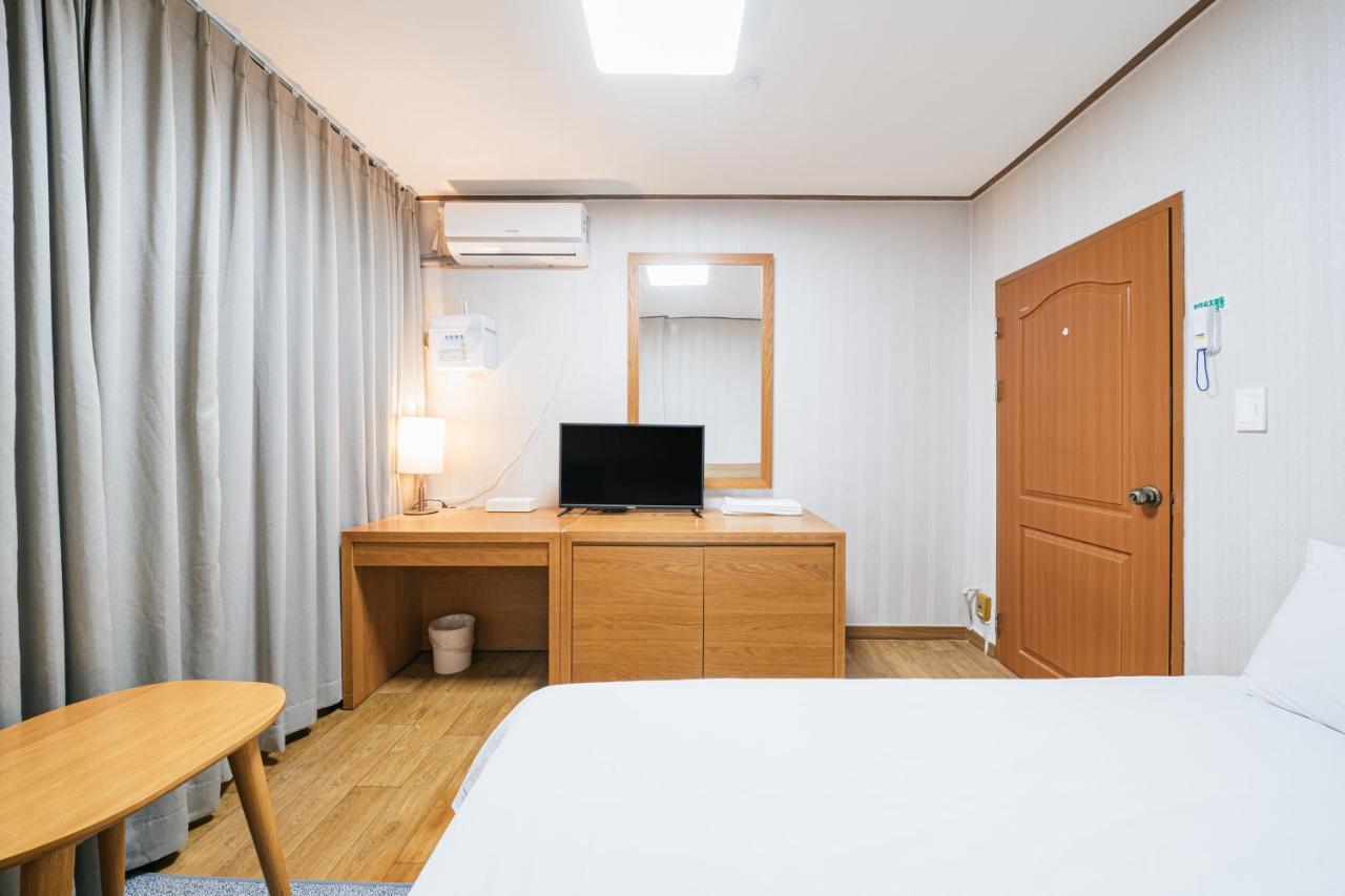 Jeju Miracle Hotel מראה חיצוני תמונה