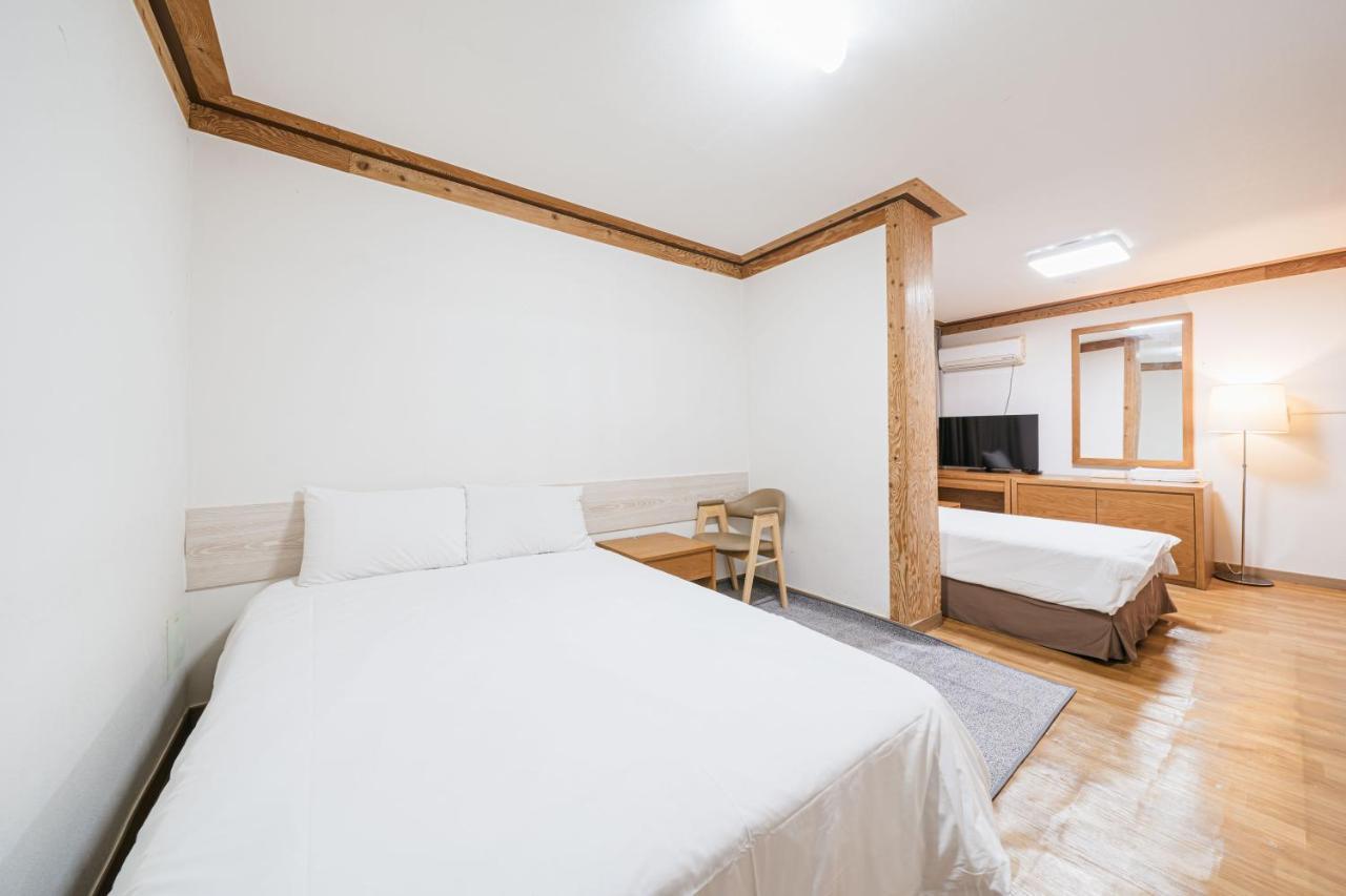 Jeju Miracle Hotel מראה חיצוני תמונה